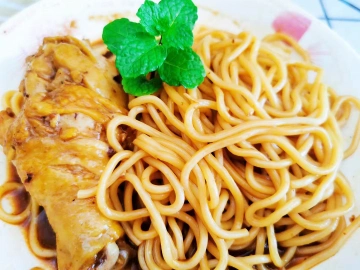 温情煮意|吃个鸡腿车仔面