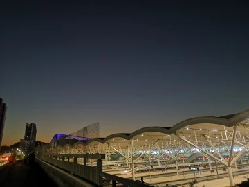 深圳北站不眠夜