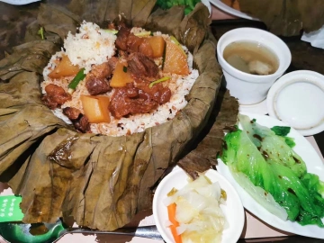 饕餮觅食|西餐厅的荷叶饭