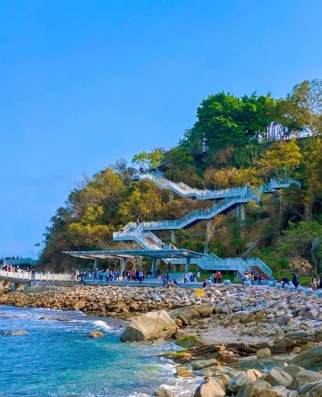 深圳地铁8号线的无敌海景栈道