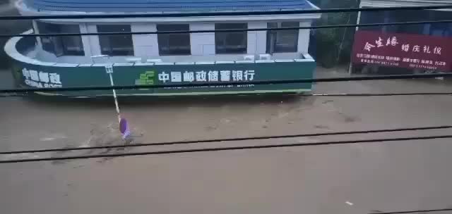 湖北随州遭遇特大暴雨，抢险救援正在进行！