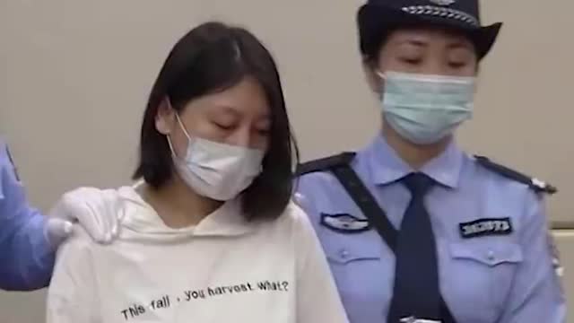 被害小木匠妻子表示满意判决结果