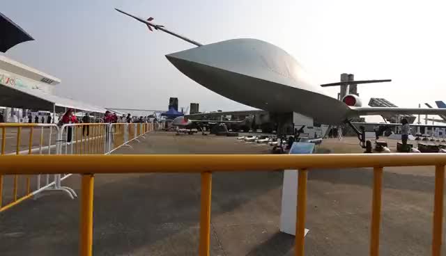 2021珠海航展首日秀｜读特记者正在现场，更多精彩尽在眼前