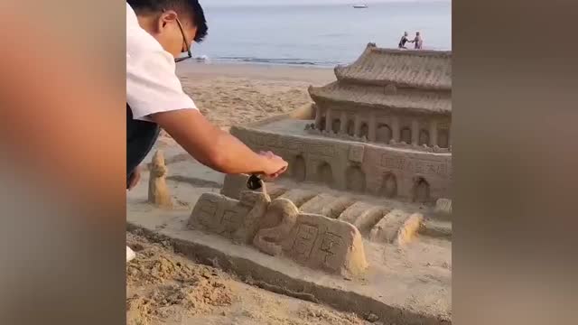 市民堆出沙滩版天安门：用自己的方式表达对祖国的祝福