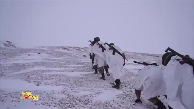 兵哥哥吃泡面庆生爷爷爸爸送上感人祝福