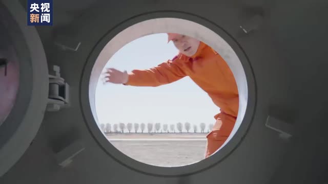 “欢迎回家！”开舱手一次次预演与航天员对话场景
