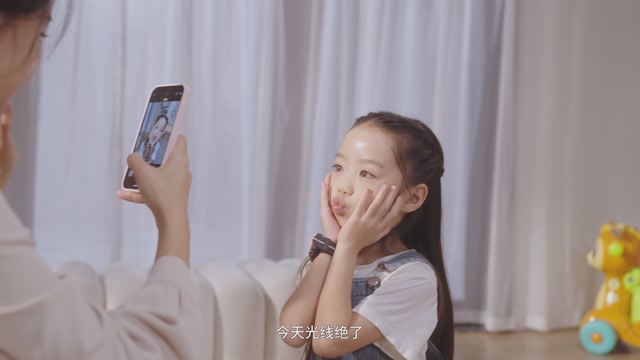 朋友圈“晒娃”晒出危机
