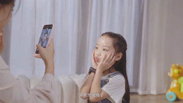 朋友圈“晒娃”晒出危机