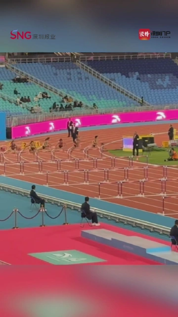 巅峰对决！刘景扬摘100米栏金牌